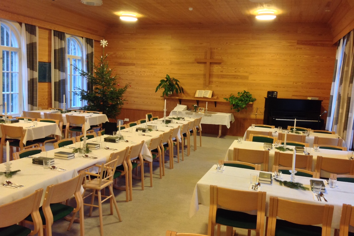 Artjärven seurakuntakoti Artjärven seurakuntakodin sali joulun aikaan.