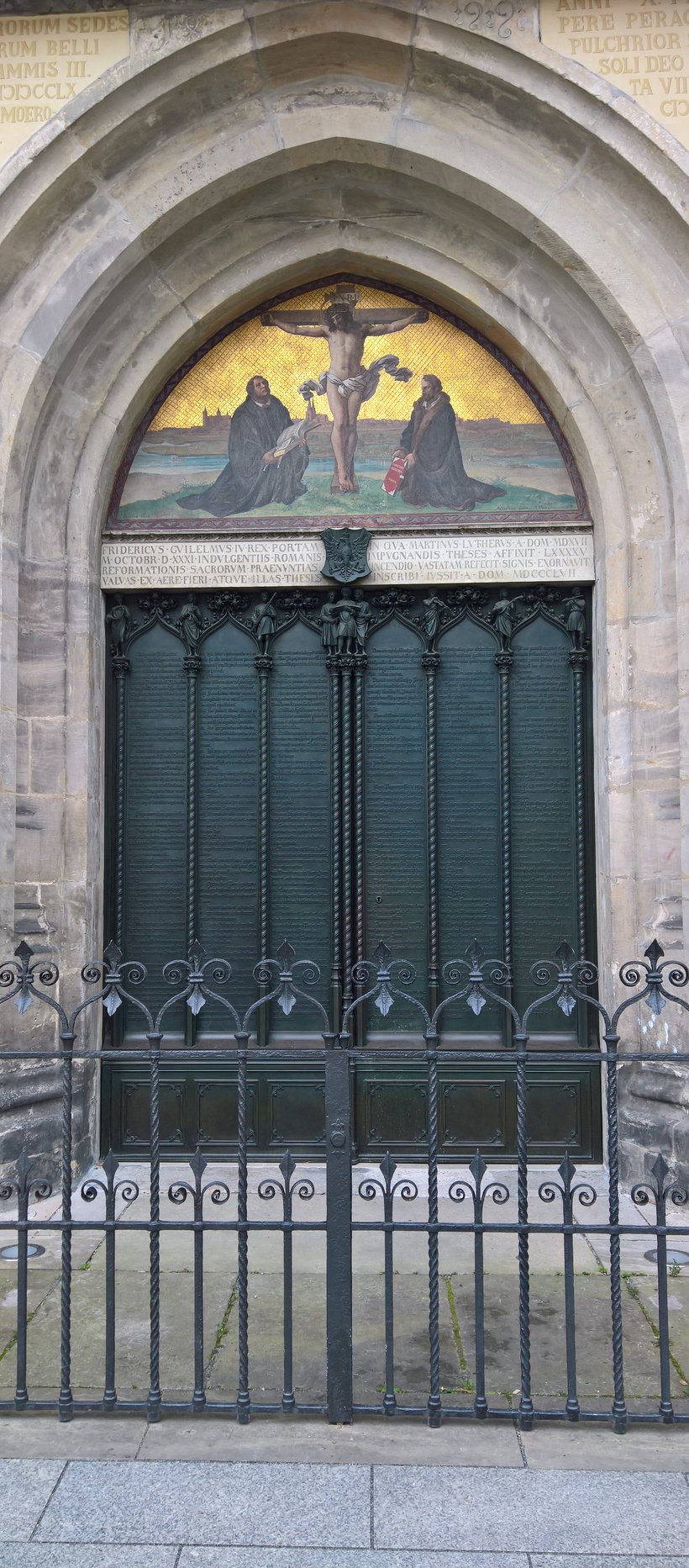 A Wittenbergin linnankirkon ovi_XL.jpg